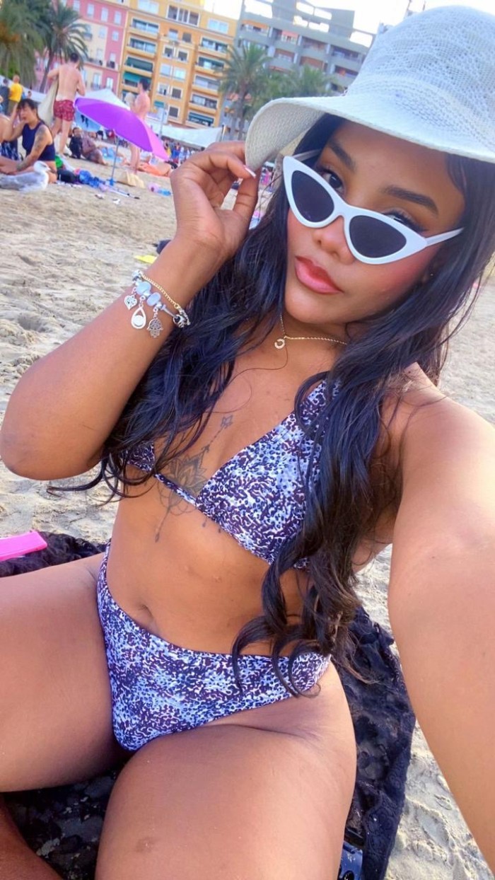Preciosa colombiana dulce y entregada en Alzira