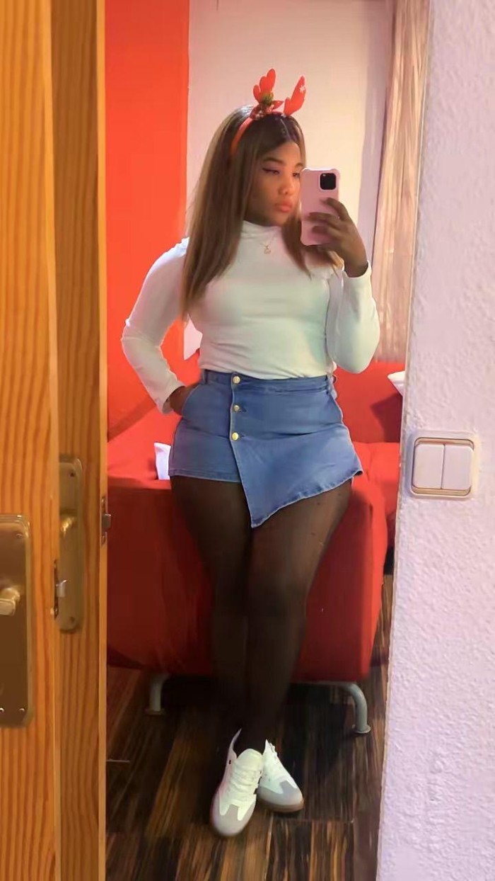 Preciosa colombiana dulce y entregada en Alzira