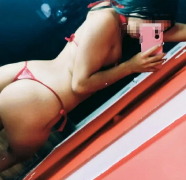 Morena delgada, alta, sexy metro estrecho 20€