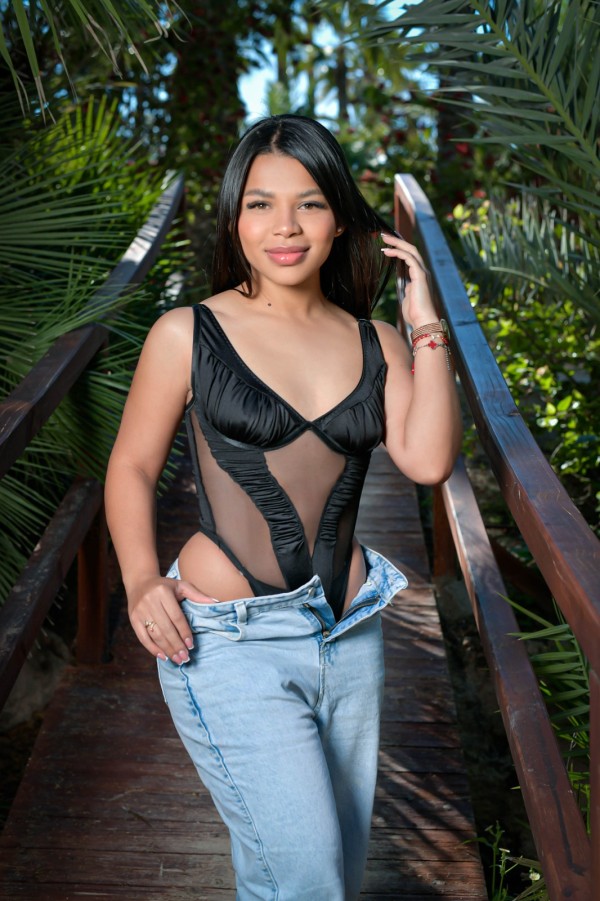 ALEJANDRA, Venezolana preciosa en ELCHE Centro