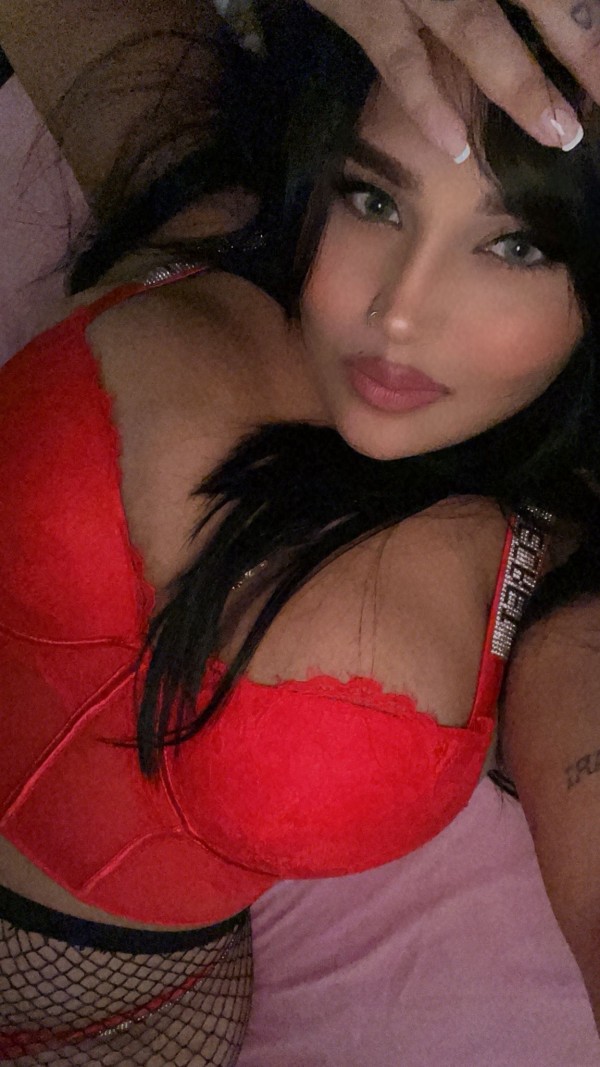 Chicas latinas muy cachondas 100% completas