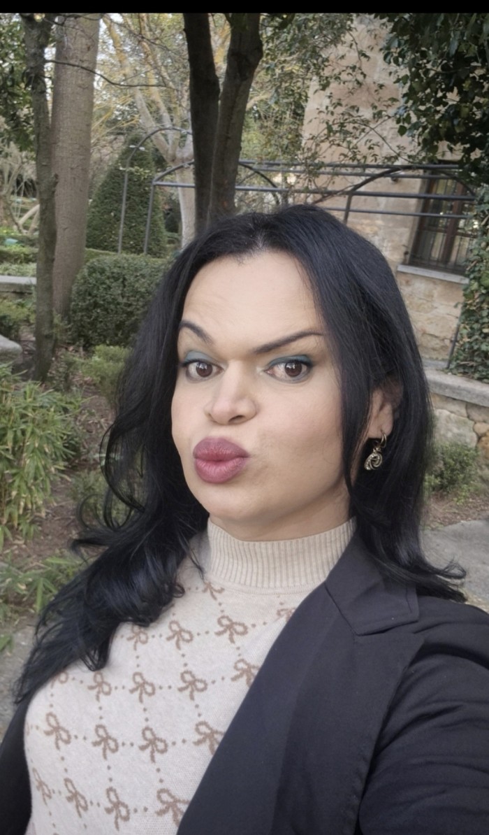 Trans Alesha viciosa lechera solo salidas