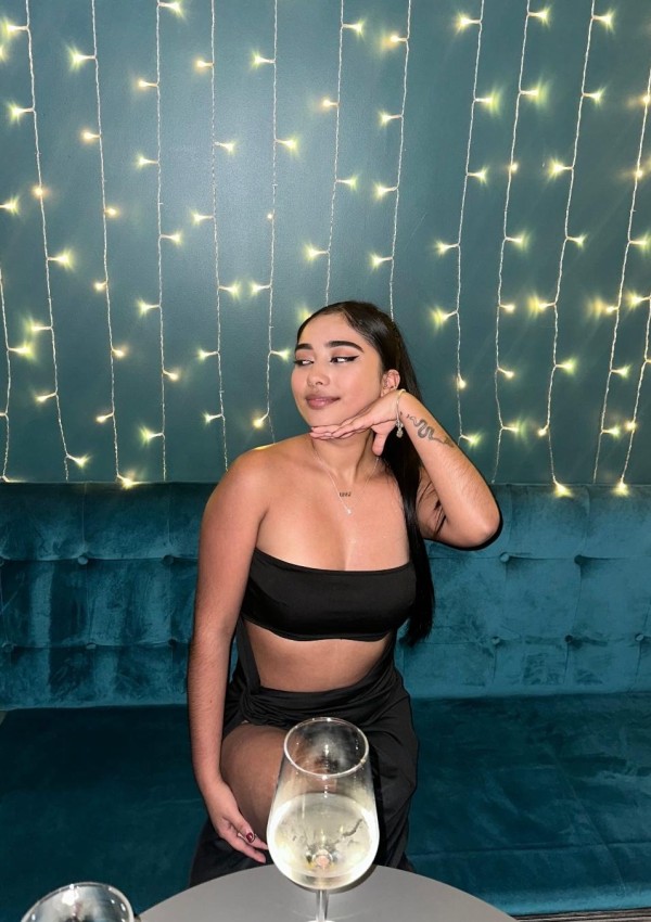 Sofia – Colombiana Acompañante de Lujo en Ibiza