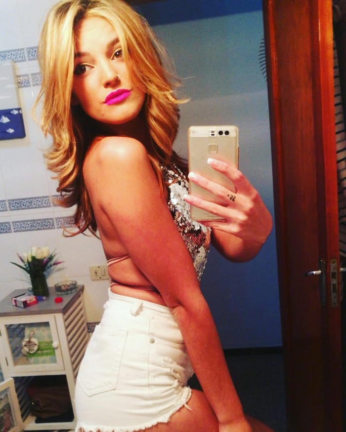 Paula canaria 22 años ,lausilva 1 villa 27