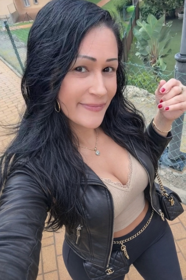 Michelle tu diosa curvas de infarto llámame
