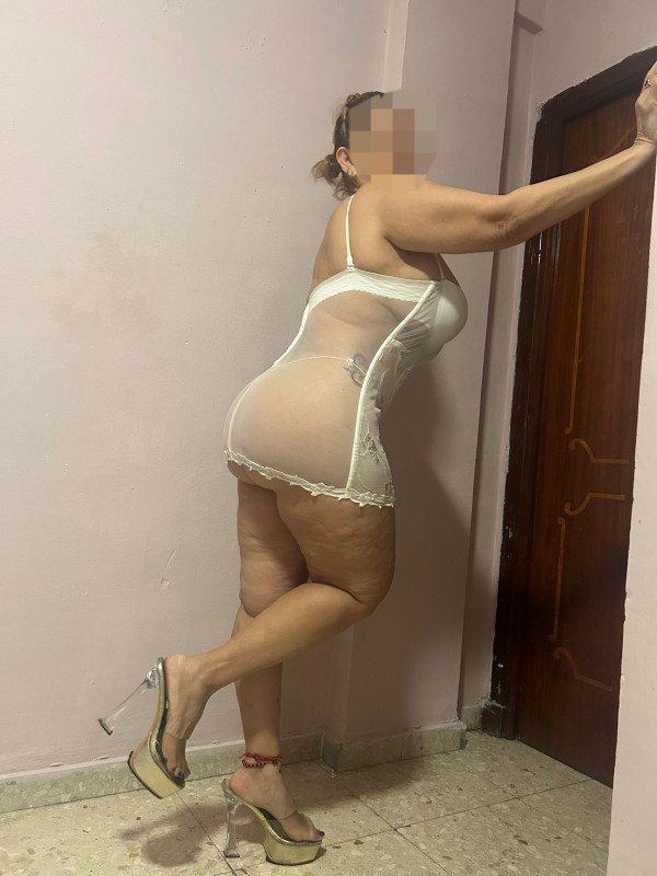 Madurita masajista en Algeciras