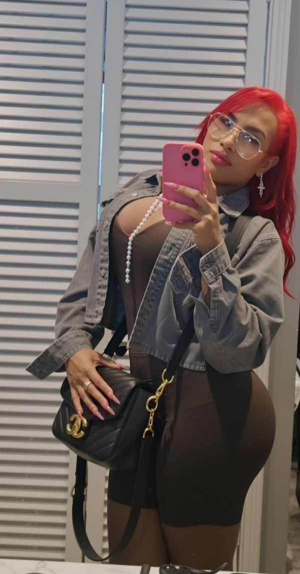 SOY TU  perra la Diabla tope 24 horas tu  fiestera ideal ven