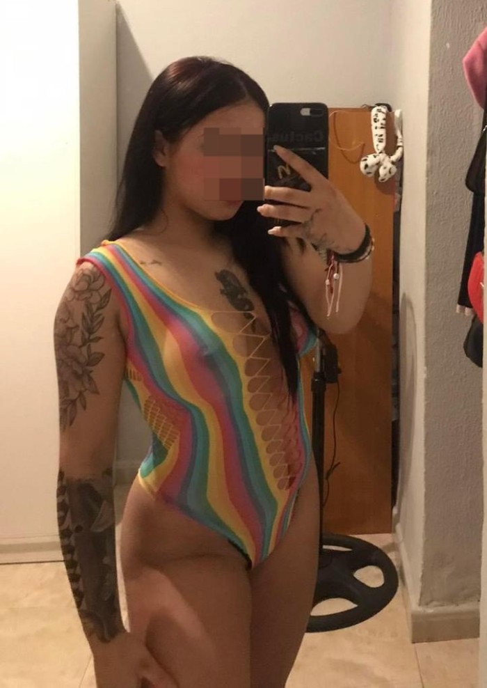 VEN Y QUITAME MIS TANGUITAS CON LA BOCA