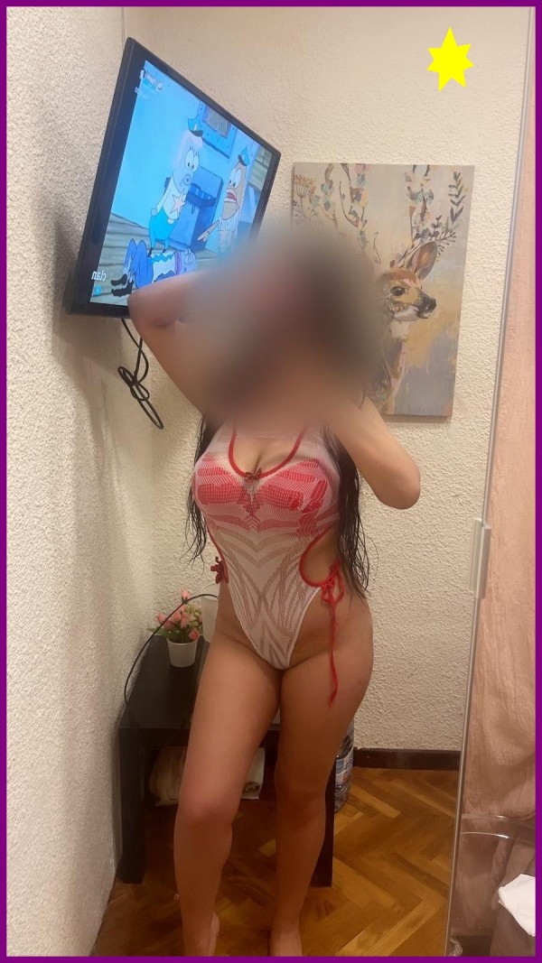 JOVENCITA LATINA CACHONDA GARGANTA PROFUNDA CHORREADA NUEVA EN LA CIUDAD