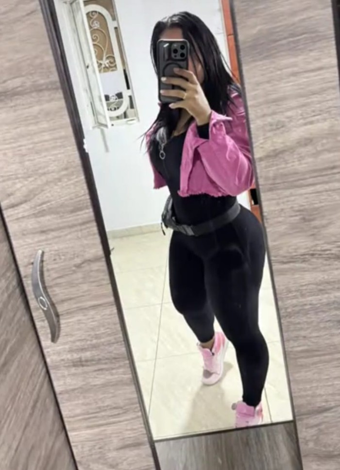 A MI LADO EL PLACER ES MAS RICO Y PROFUNDO