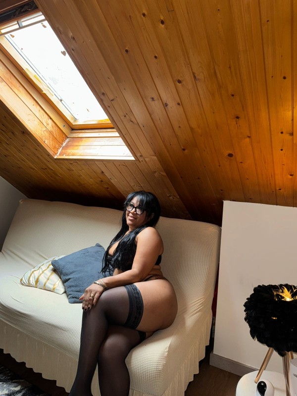 Jovencita novedad besucona fiestera 24 horas si a
