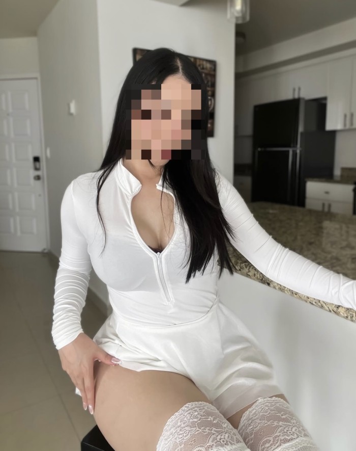FIESTERA CACHONDA MUY ATRACTIVA