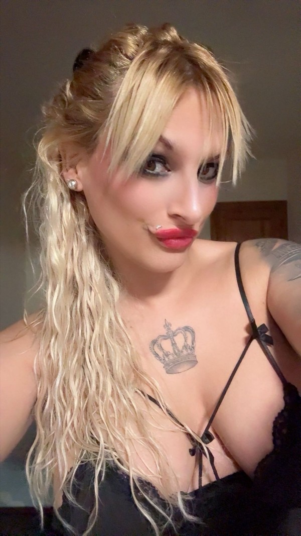Casa victoria dúplex sexo natural BDSM ABDL Monistrol de Montserrat gallega
