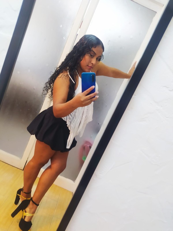 LATINA MULATA CON TREMENDO CULAZO