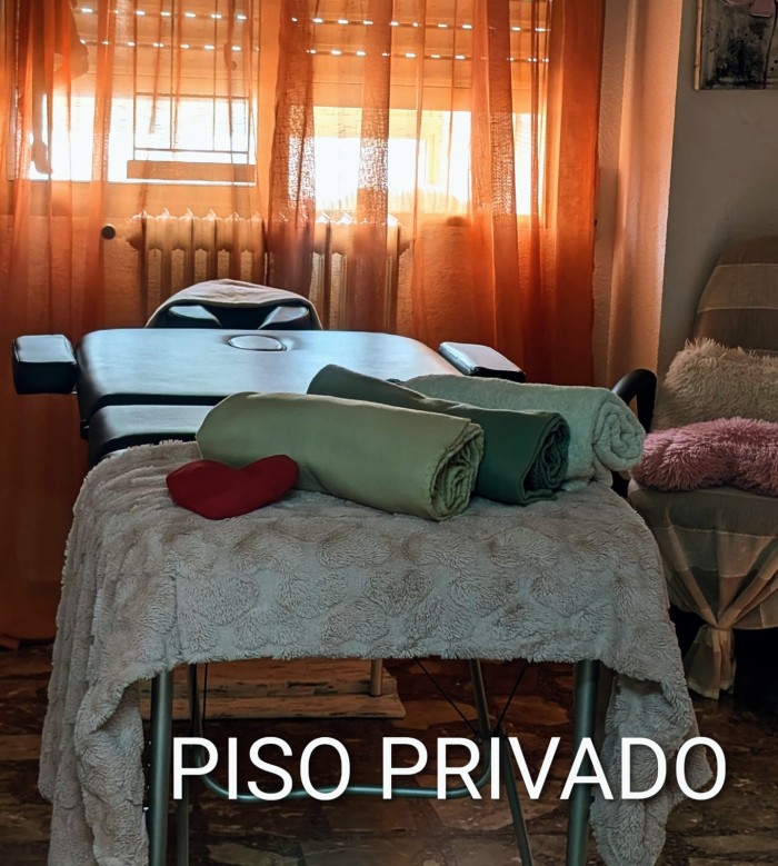 MASAJISTA PROFESIONAL EN CAMILLA !