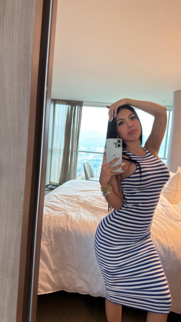 Brenda delgada, entregada, sexy y complaciente