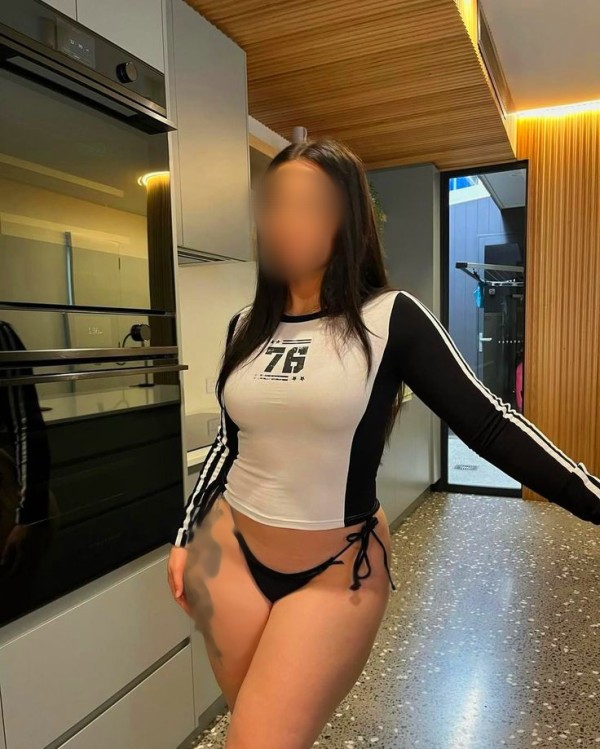 CHICA JOVEN   MUY CACHONDA Y CARIÑOSA ULTIMOS DIAS