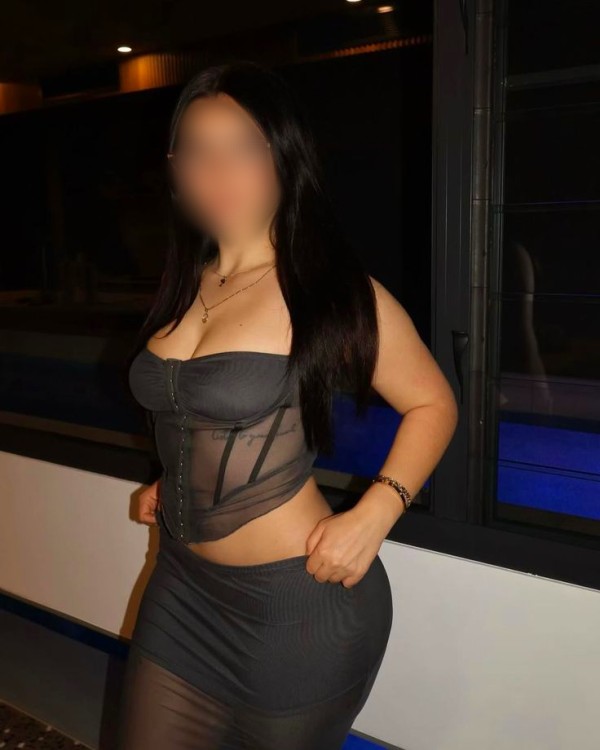 CHICA JOVEN   MUY CACHONDA Y CARIÑOSA ULTIMOS DIAS