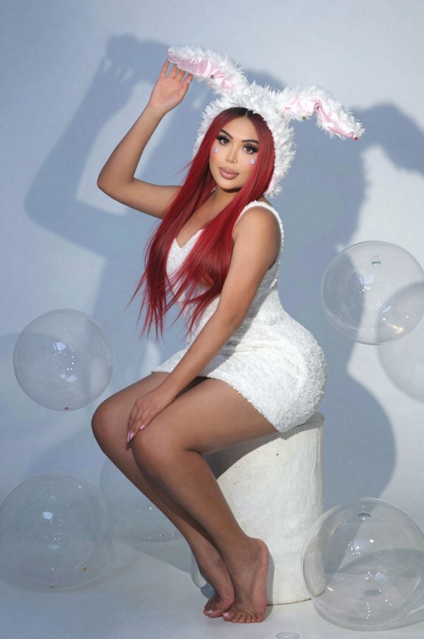 CHICA ATRACTIVA EXOTICA LATINA DE CURVAS DE INFARTO