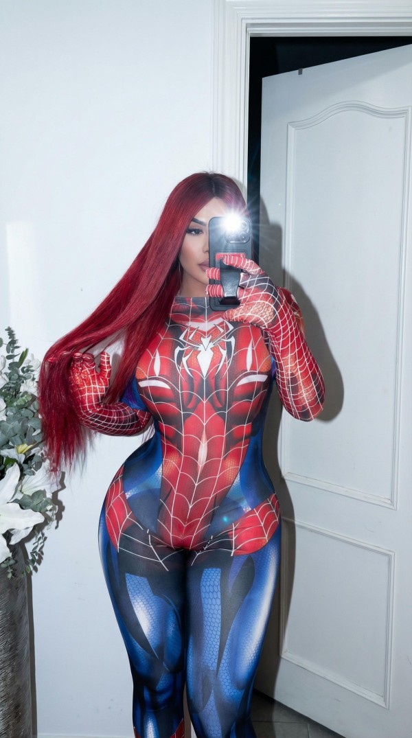 CHICA ATRACTIVA EXOTICA LATINA DE CURVAS DE INFARTO