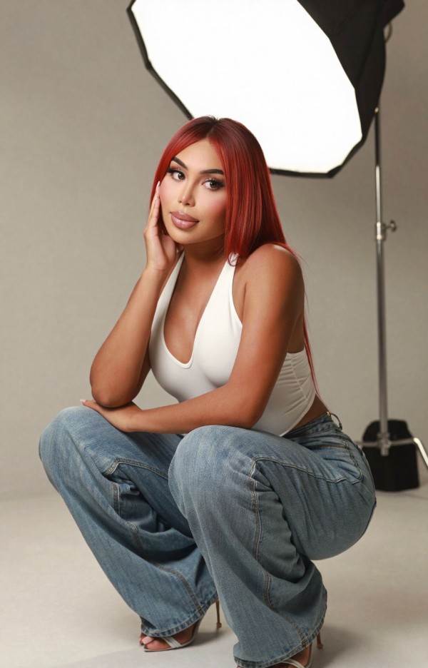 CHICA ATRACTIVA EXOTICA LATINA DE CURVAS DE INFARTO