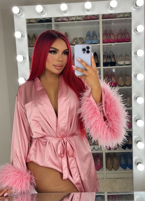 CHICA ATRACTIVA EXOTICA LATINA DE CURVAS DE INFARTO