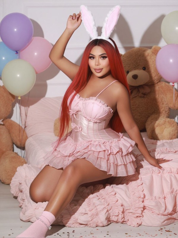 CHICA ATRACTIVA EXOTICA LATINA DE CURVAS DE INFARTO