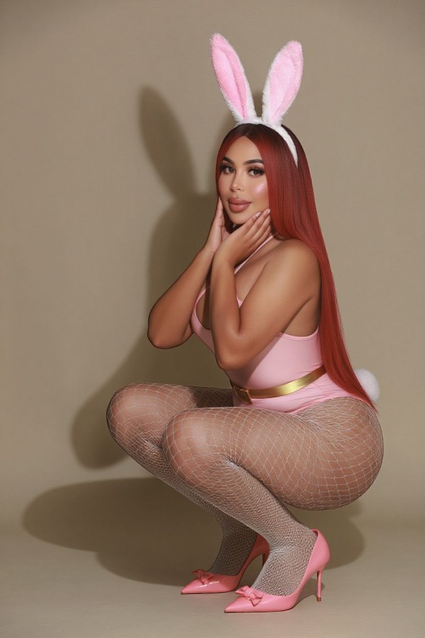 CHICA ATRACTIVA EXOTICA LATINA DE CURVAS DE INFARTO