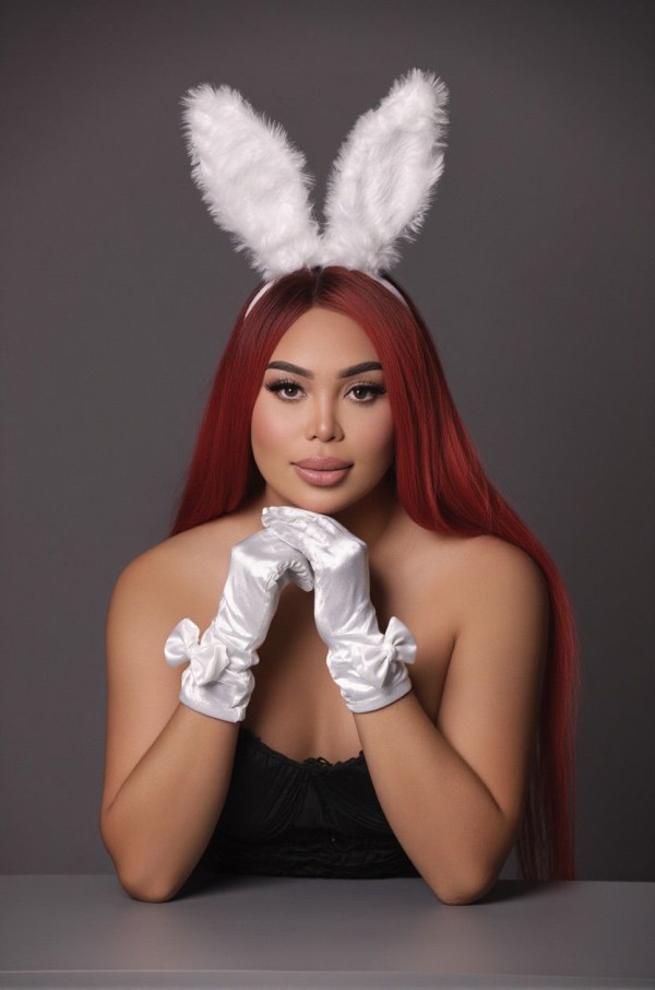 CHICA ATRACTIVA EXOTICA LATINA DE CURVAS DE INFARTO