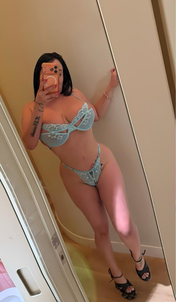 IMPRESIONANTE COLOMBIANA MUY TENTADORA Y MORBOSA..!!!