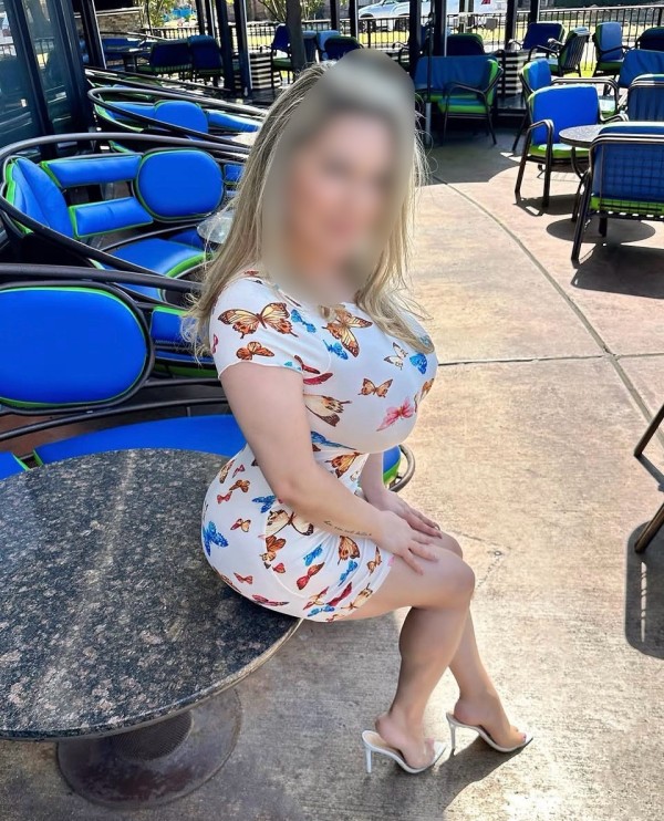 NOVEDAD PALMA x HOY 24 horasMAMADAS   CUARENTONA mILF FIESTERA PALMA