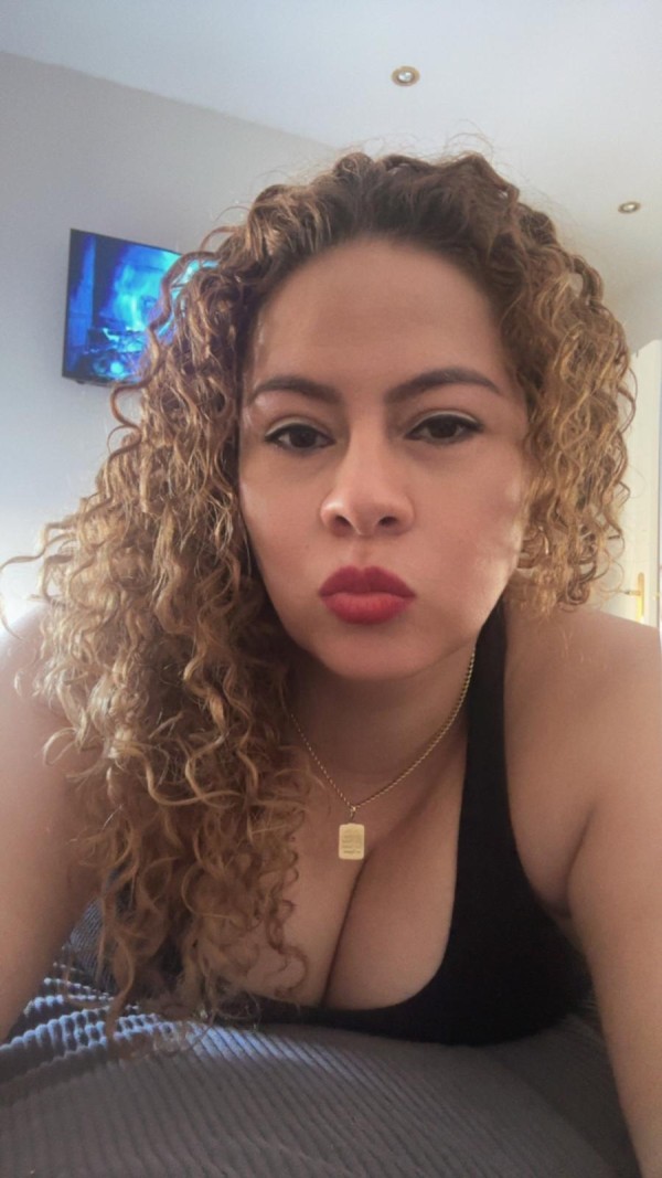 Colombiana ardiente y complaciente