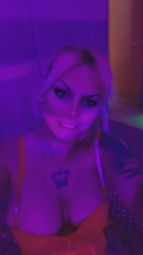 Casa victoria dúplex sexo natural BDSM ABDL Monistrol de Montserrat gallega