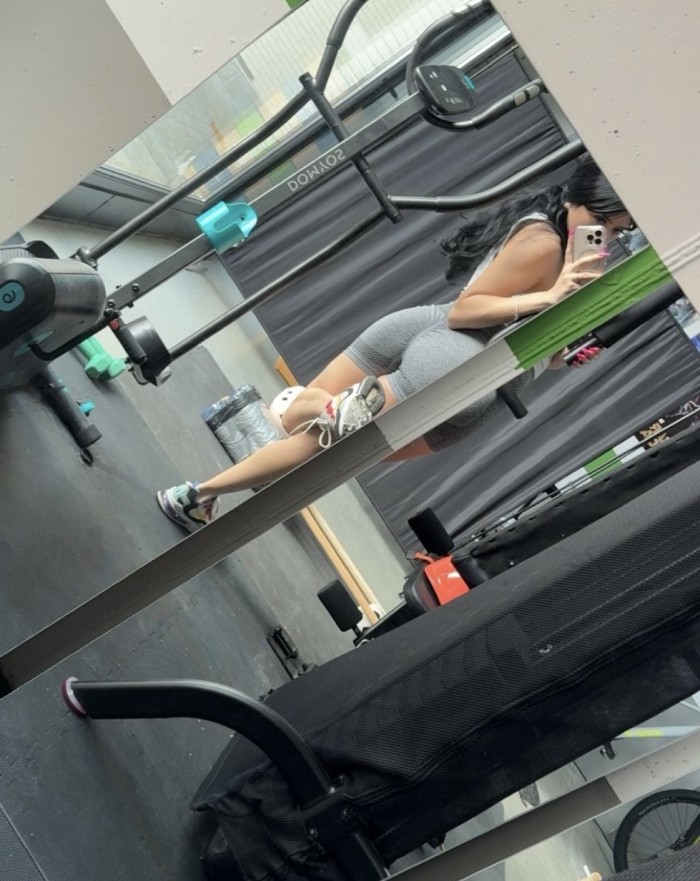 DIOSA DIVANA busca esclavos para su Corte