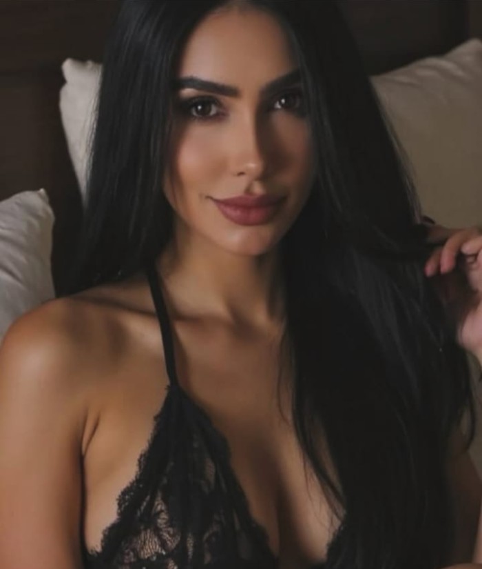 DESCONECTA JUNTO A MÍ BELLA Y SEXY