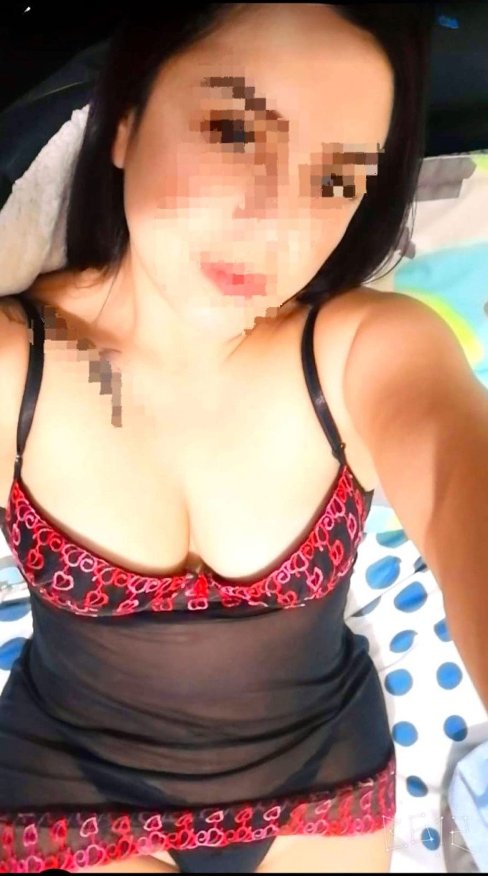 CON LAS BRAGAS CORRIDAS HACIA UN LADO PARA METER L