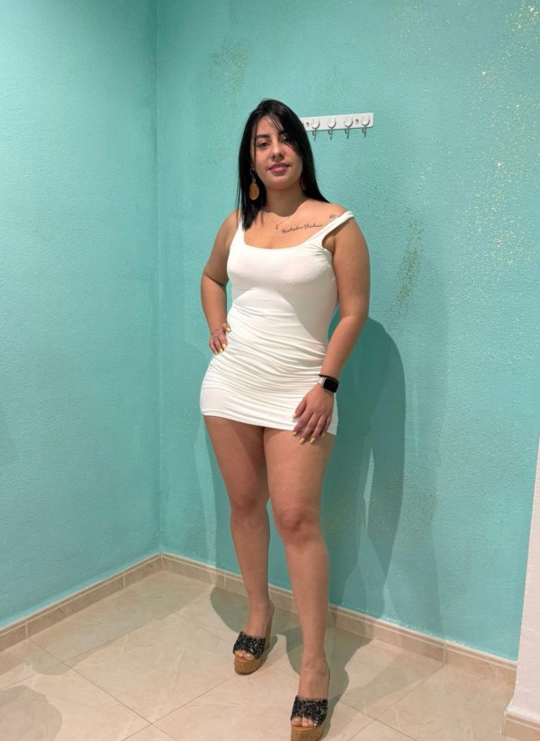 Laura NOVEDAD colombiana A FIESTERA JOVENCITA TARRAGONA