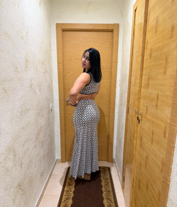 Laura NOVEDAD colombiana A FIESTERA JOVENCITA TARRAGONA