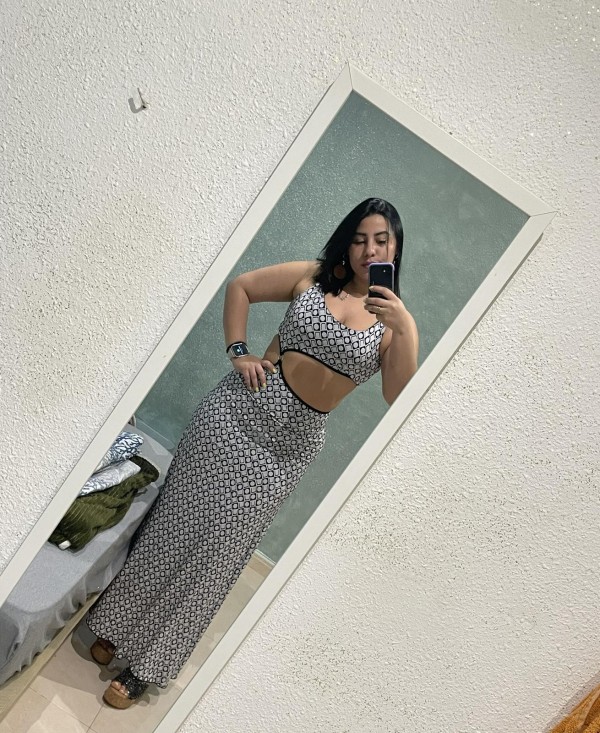 Laura NOVEDAD colombiana A FIESTERA JOVENCITA TARRAGONA