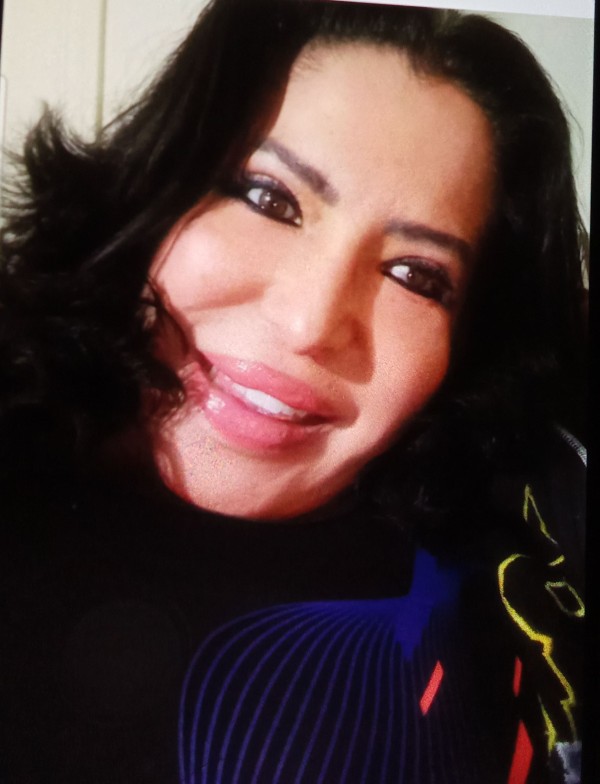 Mujer madurita ardiente y jugosa con buenas tetas.