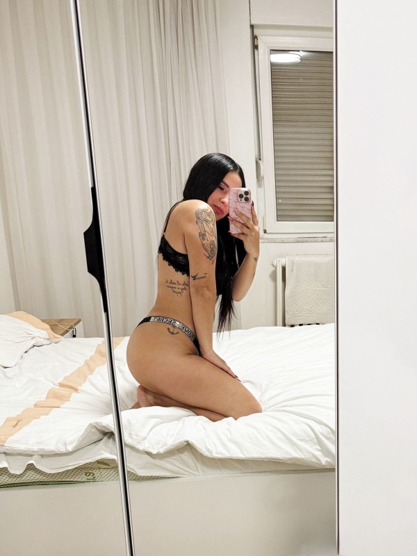 MUY IMPLICADA TU MEJOR AMANTE DULCE JOVENCITA COMPLETA DELGADA INOLVIDABLE