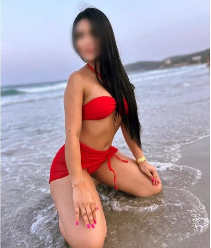 TU CHICA GURRA CACHONDA CON GANAS DE POLLA