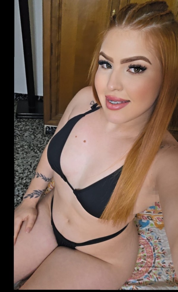 Latina sensual y cachonda