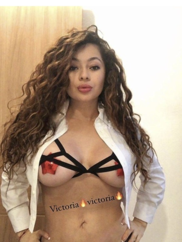 Recién llegada te gustan putonas caliente fiestera