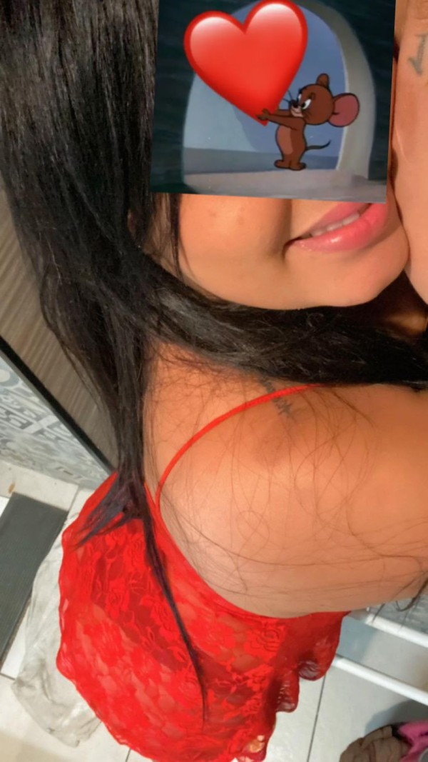 LATINA BIEN RICA , CALIENTE Y SUPER FIESTERA