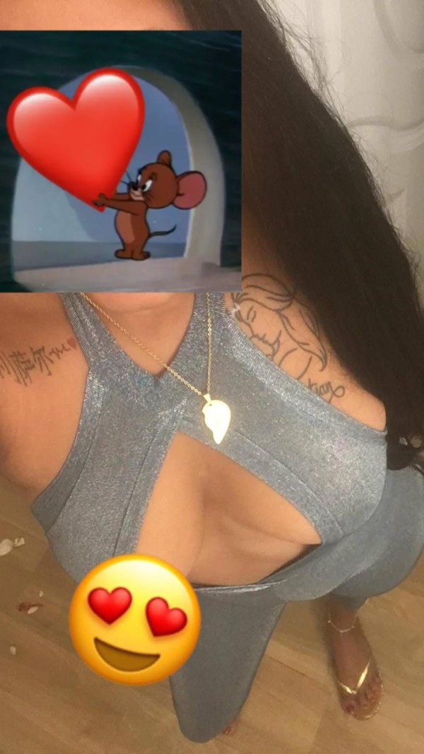 LATINA BIEN RICA , CALIENTE Y SUPER FIESTERA