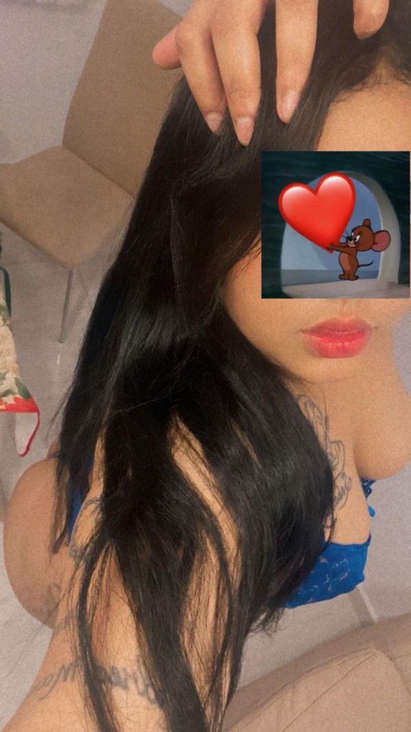 LATINA BIEN RICA , CALIENTE Y SUPER FIESTERA