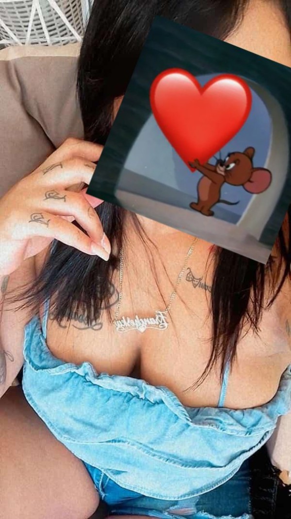 LATINA BIEN RICA , CALIENTE Y SUPER FIESTERA