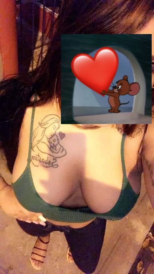 LATINA BIEN RICA , CALIENTE Y SUPER FIESTERA