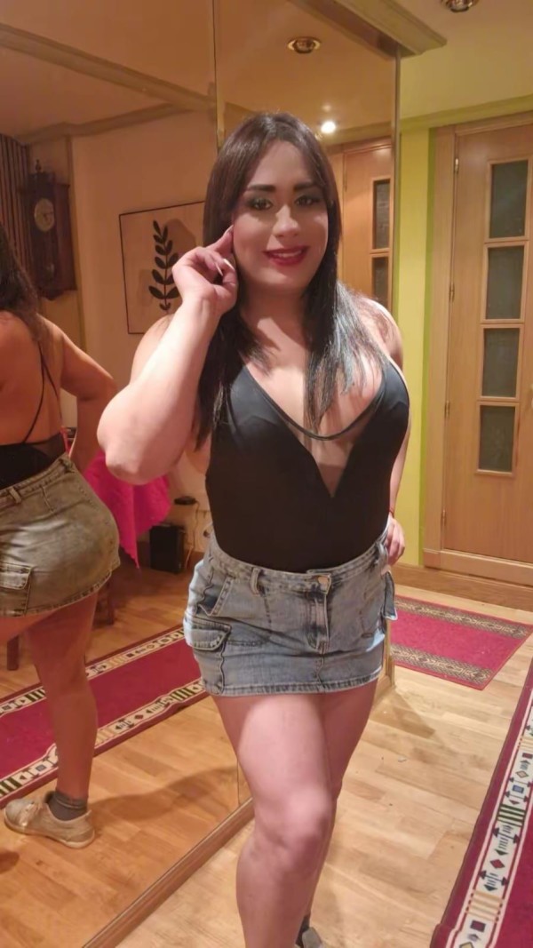 Hola hermosa viciosa fiestera y lefera